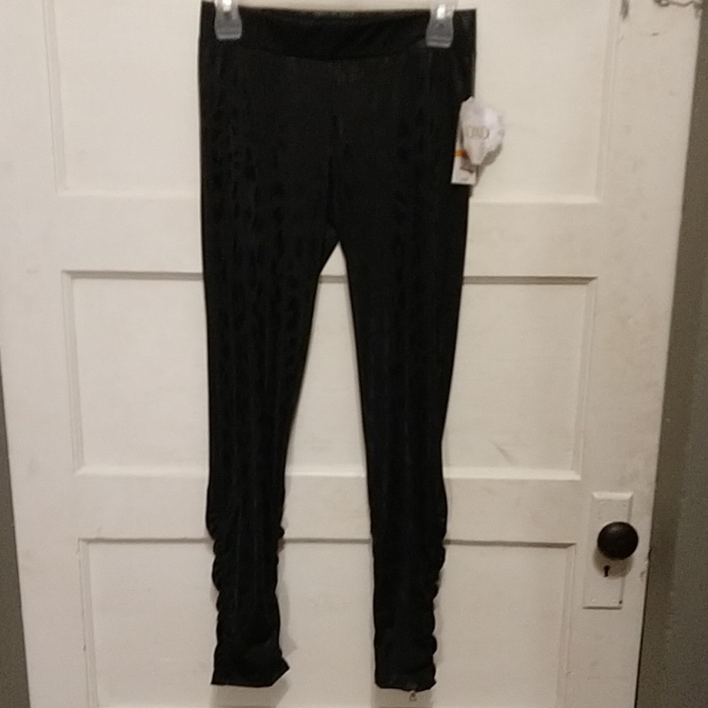 Animal print leggings